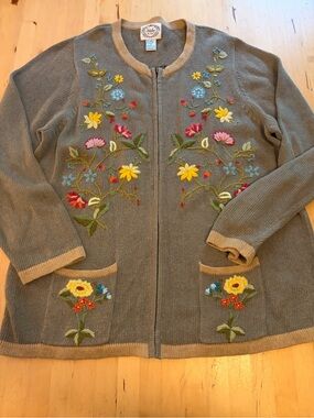 Embroidered Floral Zip-Front Women's Sweater - Beige